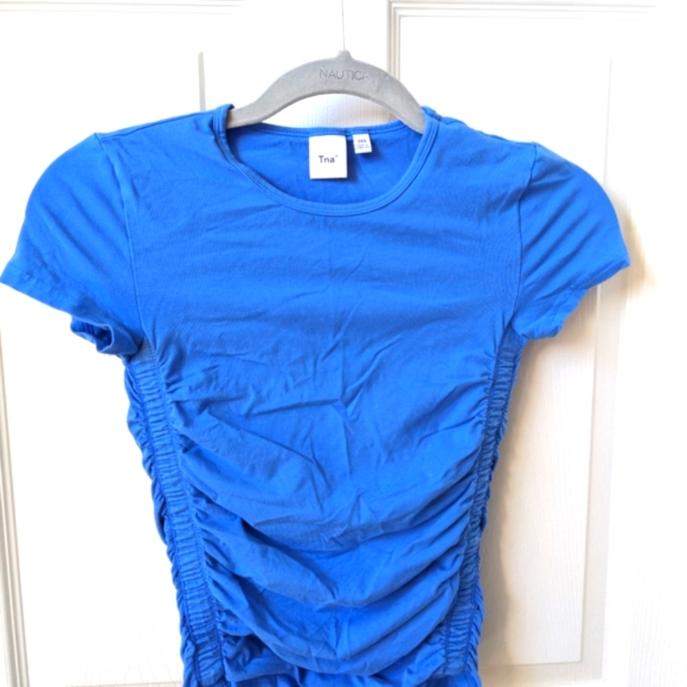 Aritizia TNA Malibu Scrunched Tee